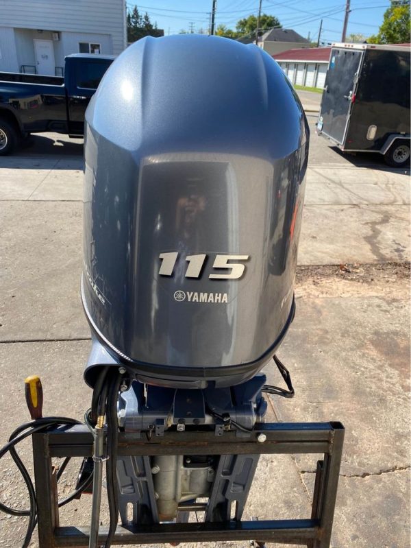 2015 Yamaha 115 HP 4-Stroke 20″ Shaft